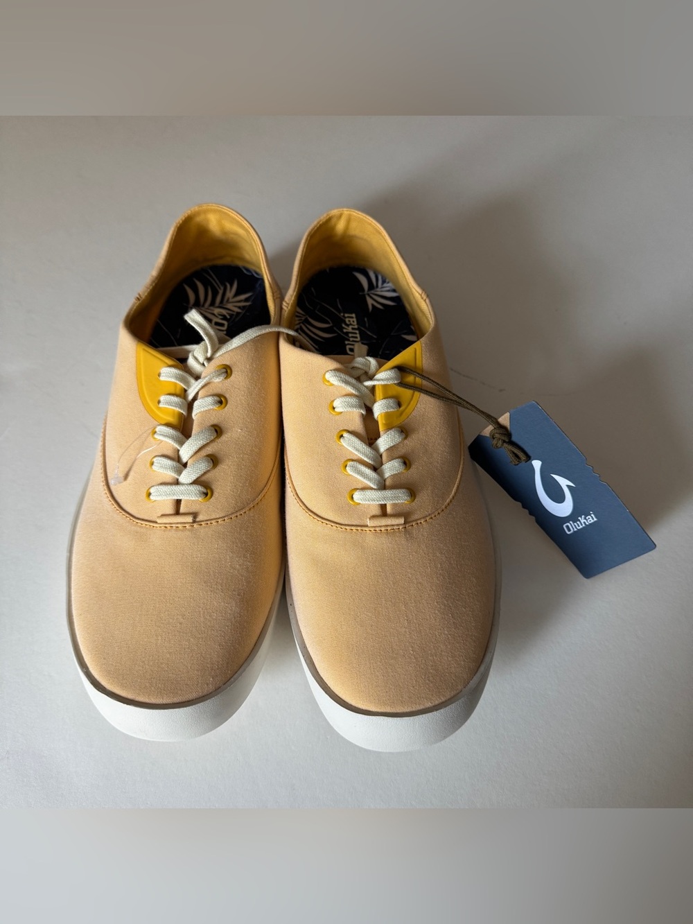 OluKai Men's Low-Top Sneakers in Light Tan and Yellow